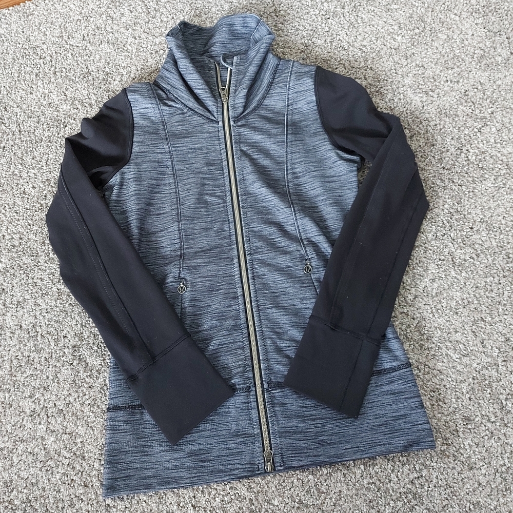 Lululemon Daily Yoga jacket 4 EUC